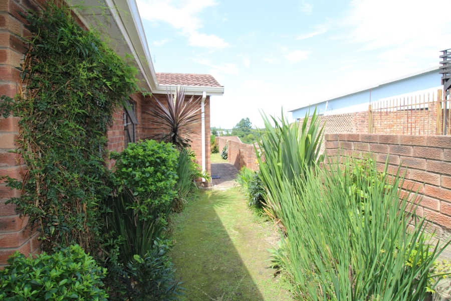 3 Bedroom Property for Sale in Denneoord Western Cape